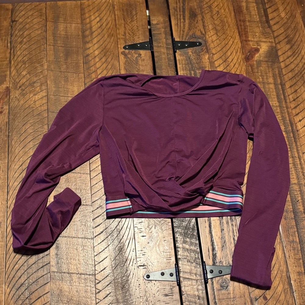 Long Sleeve Fabletics Work Out Top Size Small